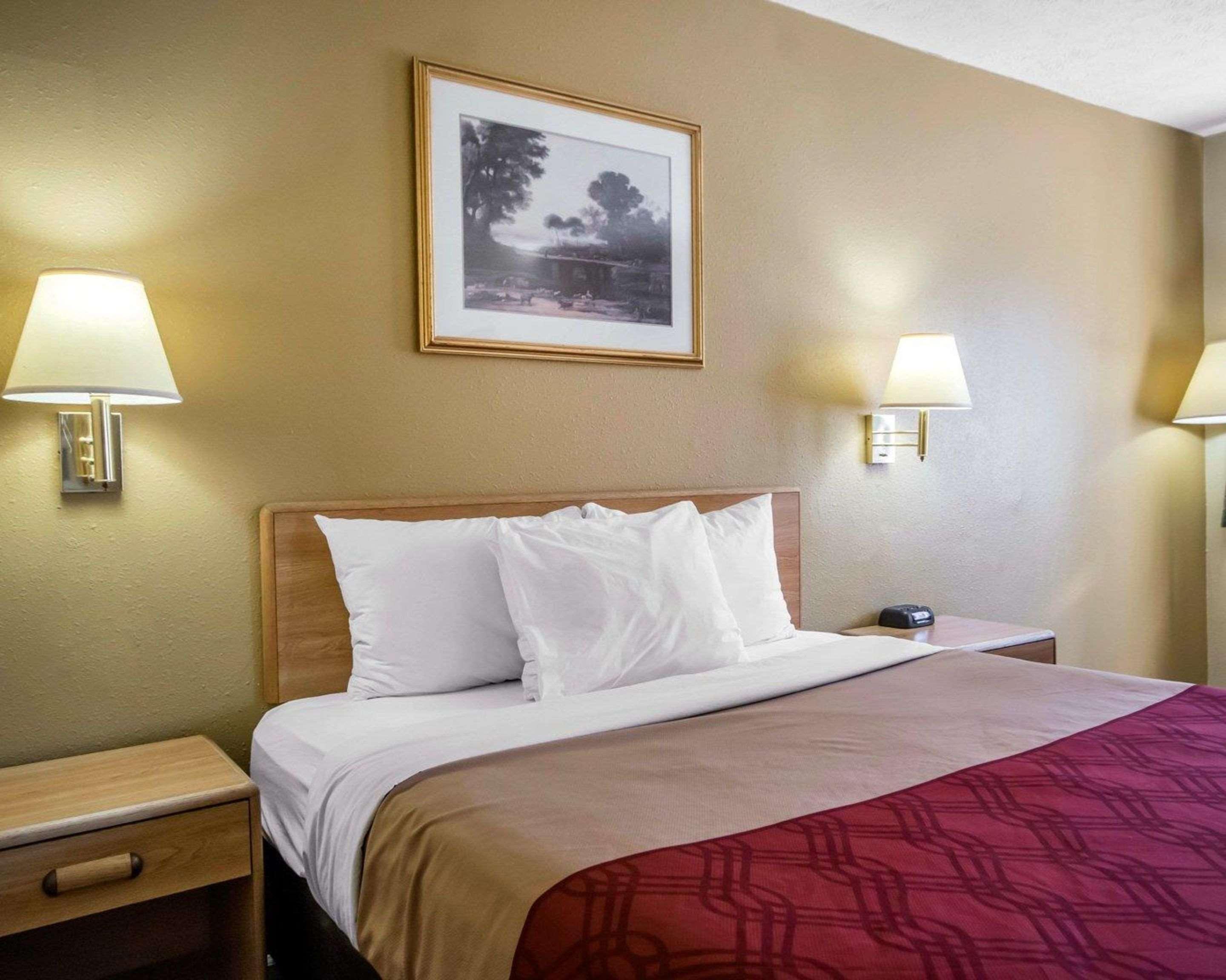 Econo Lodge Erlanger - Cincinnati Airport Exteriör bild