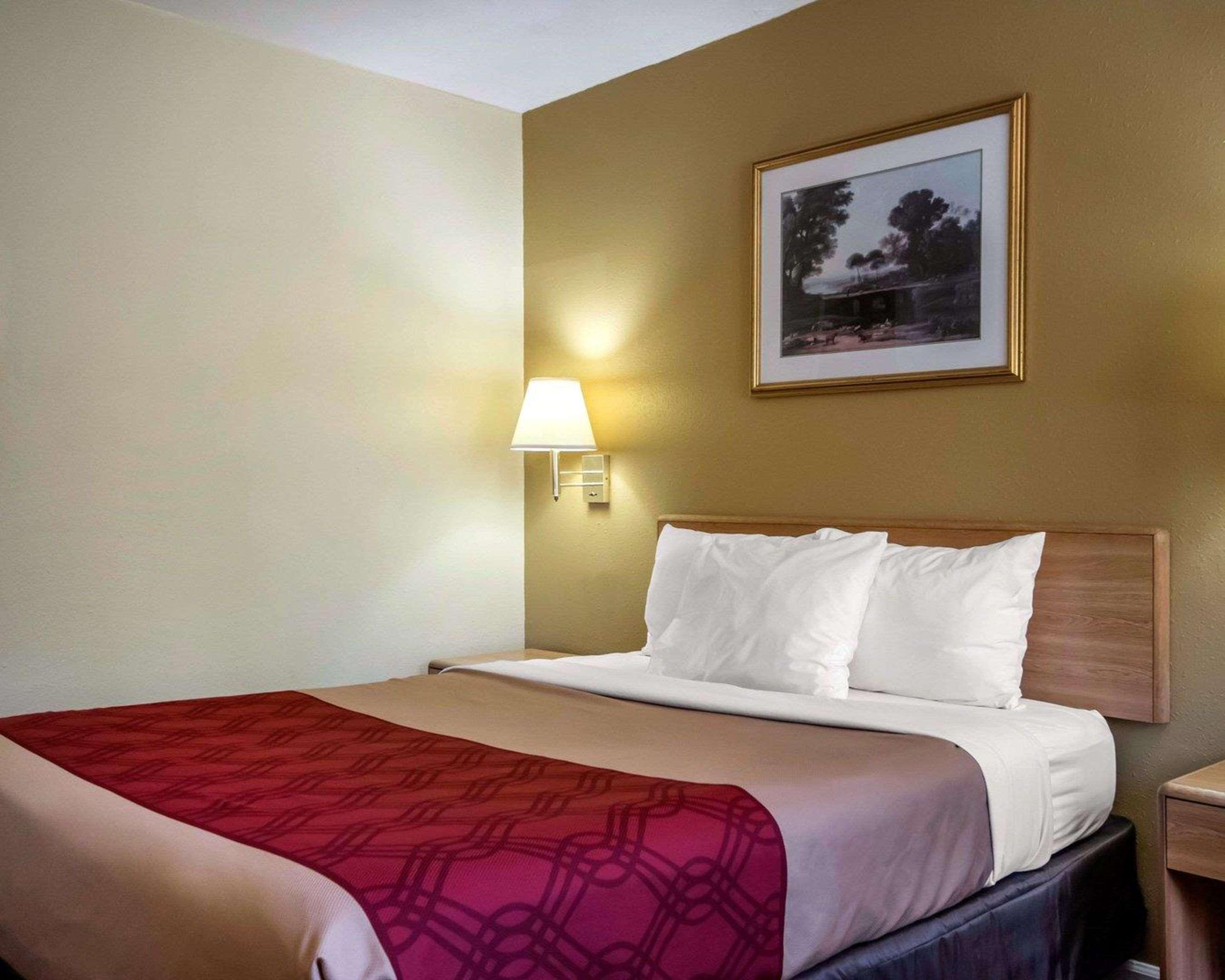 Econo Lodge Erlanger - Cincinnati Airport Exteriör bild
