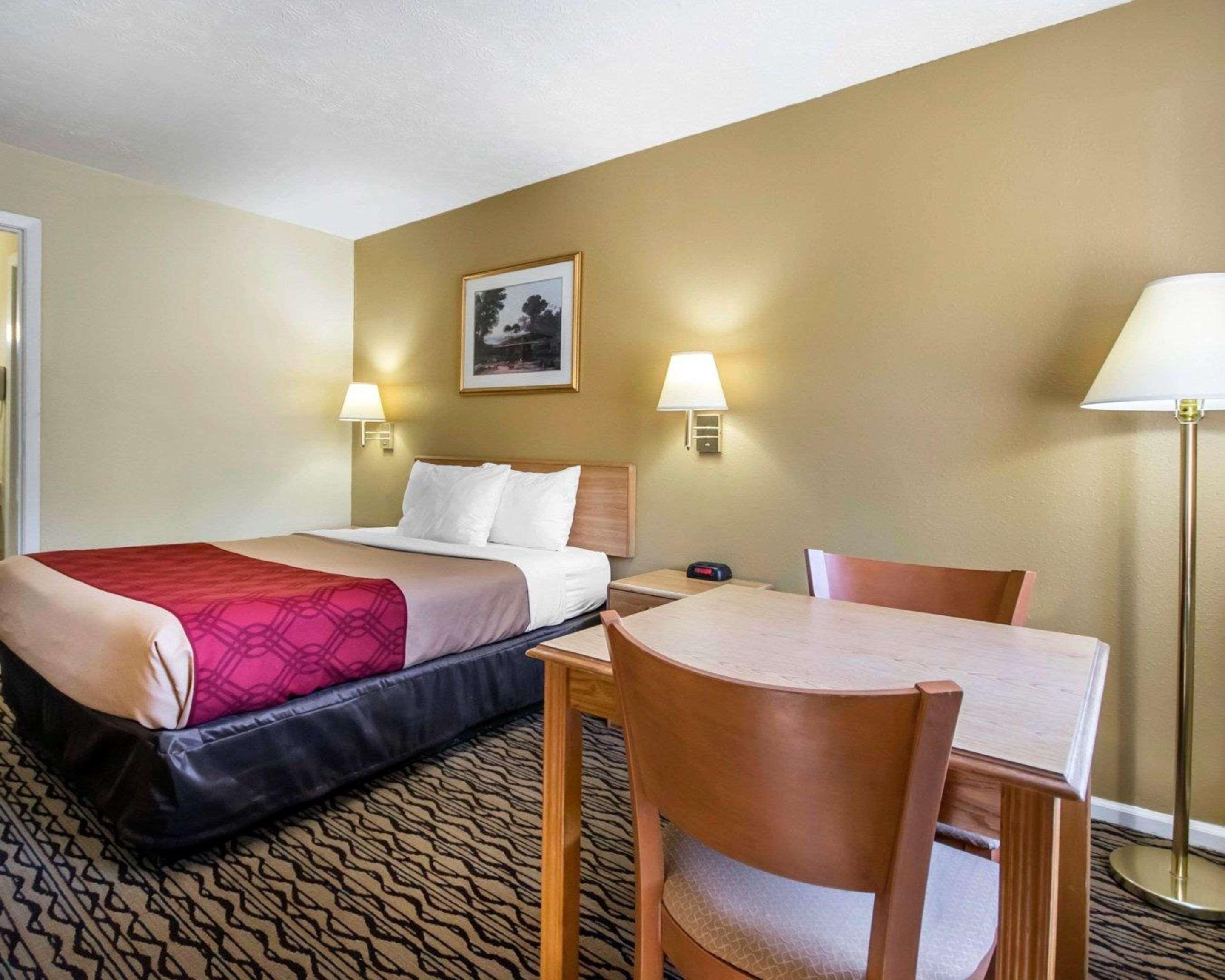 Econo Lodge Erlanger - Cincinnati Airport Exteriör bild